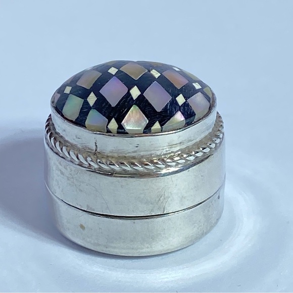 Gorgeous Silver Box with Geometric Inlay - Picture 3 of 10